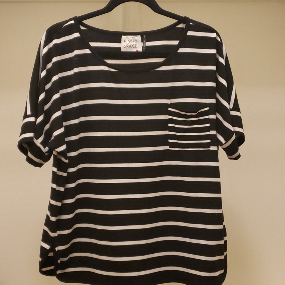 Flowy black and white striped tshirt